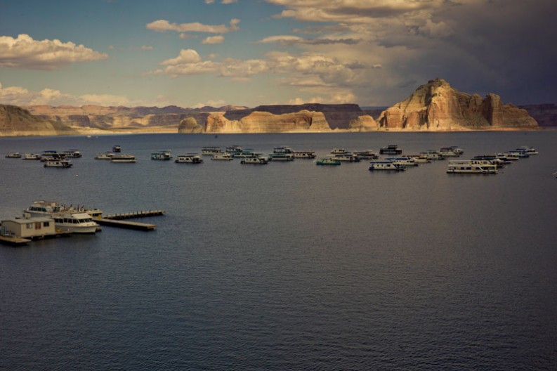 notworkrelated_usa_road_lake_powell_08