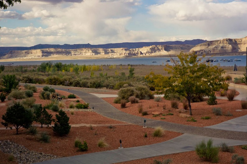 notworkrelated_usa_road_lake_powell_09